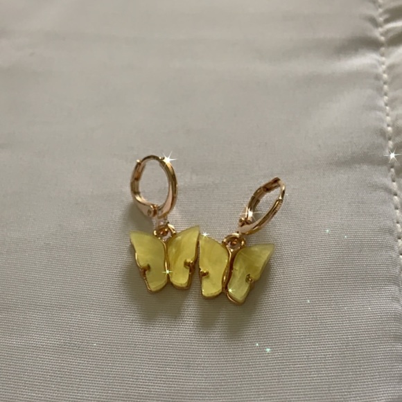 LAST ONE! yellow butterfly earrings ✨💛🦋 - Picture 6 of 7